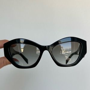 Prada sunglasses PR07YS